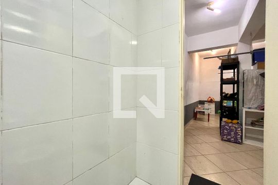 Banheiro do Porão de casa à venda com 3 quartos, 128m² em Jardim Jabaquara, São Paulo
