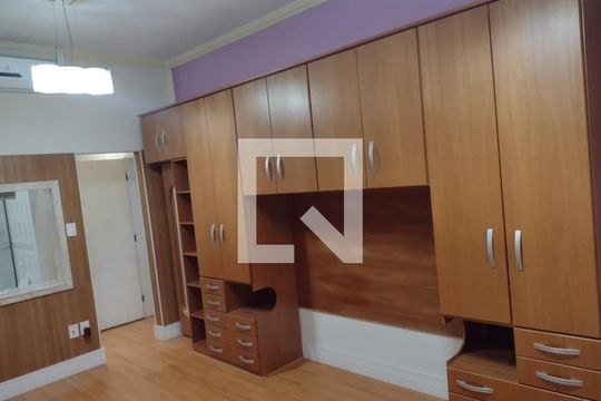 Sala e Quarto de apartamento à venda com 2 quartos, 120m² em Centro, Jundiaí