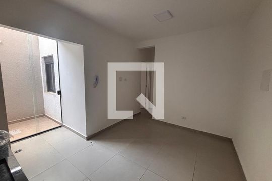 Sala/Cozinha de apartamento para alugar com 1 quarto, 28m² em Vila Lúcia, São Paulo