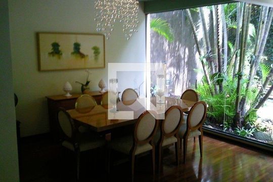 Casa à venda com 4 quartos, 530m² em Vila Mariana, São Paulo