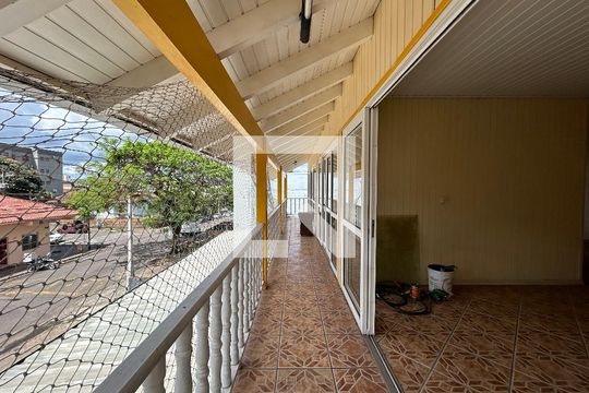 Sacada de casa para alugar com 3 quartos, 129m² em Ideal, Novo Hamburgo
