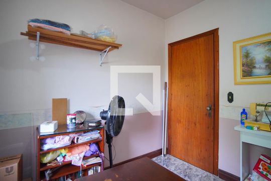 Escritório de casa para alugar com 6 quartos, 475m² em Jardim Itu, Porto Alegre