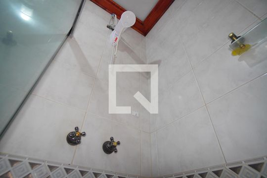 Banheiro da Suíte 2  de casa para alugar com 6 quartos, 475m² em Jardim Itu, Porto Alegre