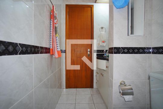 Banheiro da Suíte 3 de casa para alugar com 6 quartos, 475m² em Jardim Itu, Porto Alegre