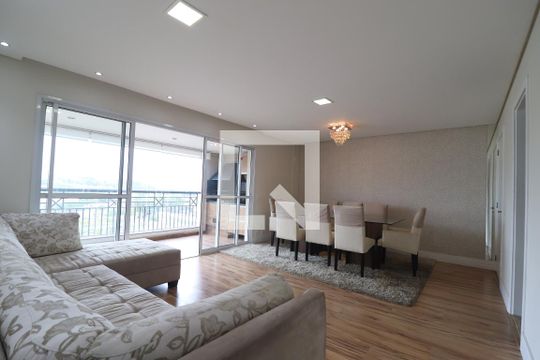 Sala de apartamento para alugar com 4 quartos, 135m² em Jardim, Santo André