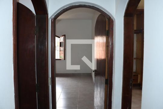 Corredor de casa para alugar com 4 quartos, 1001m² em Vila Santo Antônio, Cotia