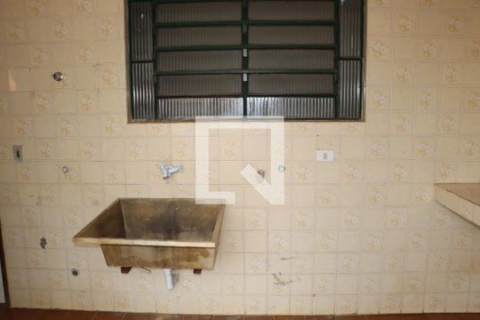 Área de Serviço de casa para alugar com 4 quartos, 1001m² em Vila Santo Antônio, Cotia