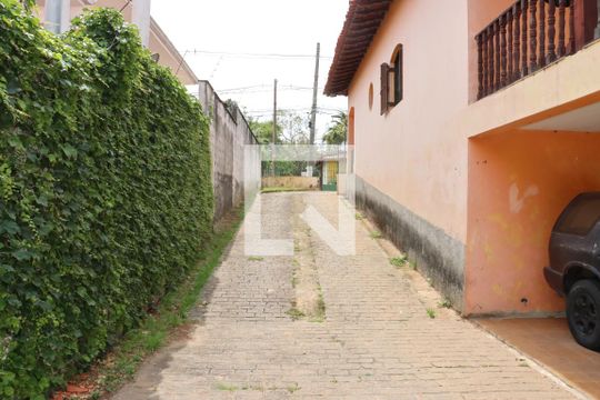 Área comum de casa para alugar com 4 quartos, 1001m² em Vila Santo Antônio, Cotia