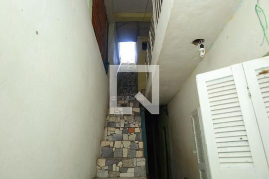Área comum - Escadas de casa para alugar com 1 quarto, 30m² em Cidade Líder, São Paulo