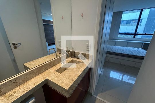 Banheiro de apartamento para alugar com 1 quarto, 26m² em Bethaville I, Barueri