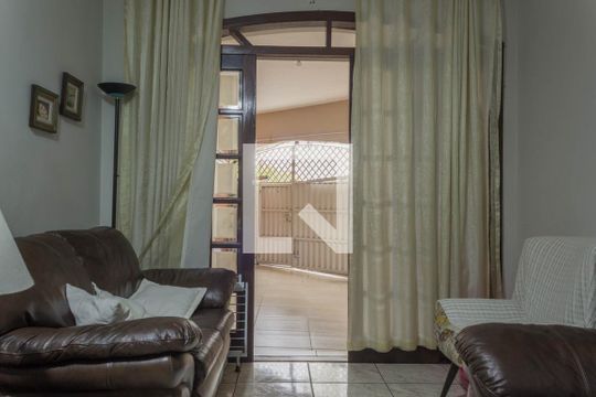 Sala de casa à venda com 3 quartos, 210m² em Vila Tupi, São Bernardo do Campo