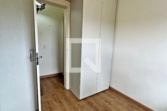 Quarto 2 de apartamento para alugar com 2 quartos, 50m² em Sarandi, Porto Alegre