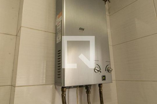 Cozinha e Área de Serviço de apartamento para alugar com 2 quartos, 59m² em Água Verde, Curitiba