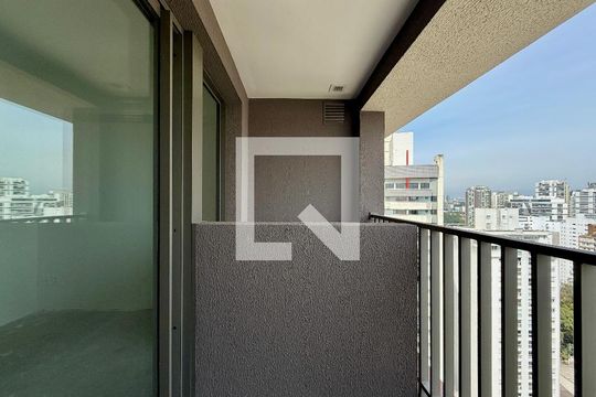 Sacada de kitnet/studio para alugar com 1 quarto, 27m² em Cidade Monções, São Paulo