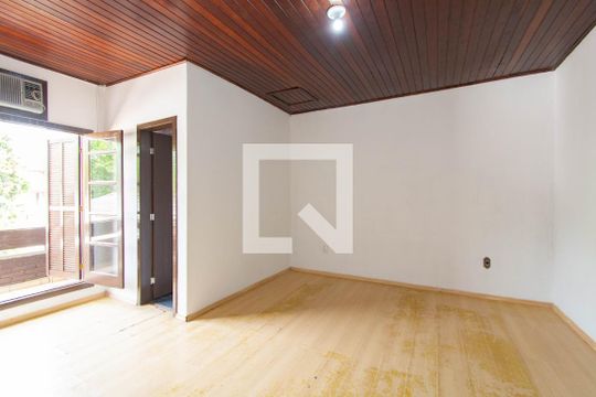 Casa à venda com 3 quartos, 163m² em São Luís, Canoas
