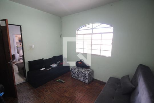 Quarto 1 de casa à venda com 5 quartos, 120m² em Santa Maria, Belo Horizonte