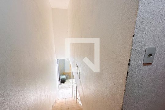 Corredor de apartamento para alugar com 2 quartos, 65m² em Ingleses do Rio Vermelho, Florianópolis