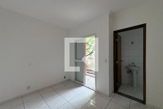 Suíte 2 de casa para alugar com 2 quartos, 75m² em Vila Curuçá, Santo André