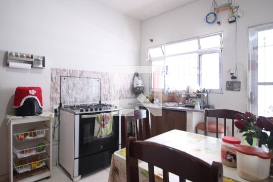 Casa à venda com 2 quartos, 124m² em Jardim Paraguacu, São Paulo