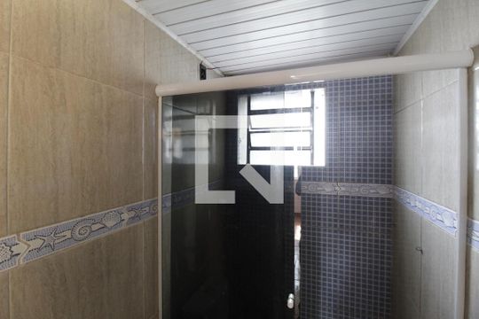 Banheiro de apartamento à venda com 2 quartos, 40m² em Santa Rosa de Lima, Porto Alegre