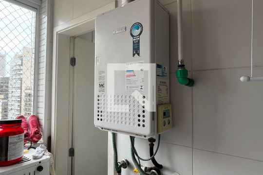 Área de Serviço de apartamento para alugar com 3 quartos, 180m² em Gonzaga, Santos