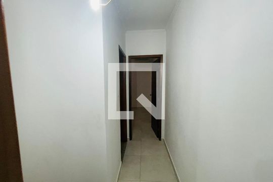 Corredor de casa para alugar com 3 quartos, 130m² em Vila Augusta, Guarulhos