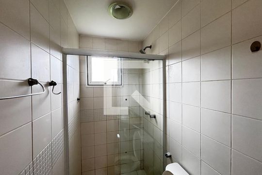Banheiro Social de casa de condomínio para alugar com 2 quartos, 57m² em Vargem Pequena, Rio de Janeiro