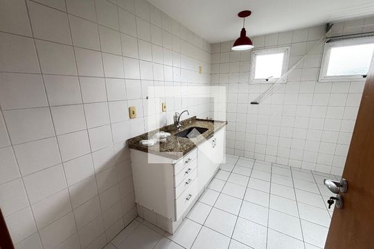 Cozinha de casa de condomínio para alugar com 2 quartos, 57m² em Vargem Pequena, Rio de Janeiro