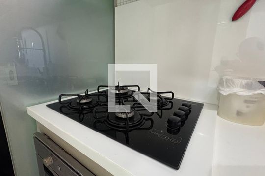 Cozinha de apartamento para alugar com 1 quarto, 59m² em Barra, Salvador