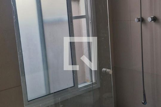 Banheiro de casa de condomínio para alugar com 3 quartos, 300m² em Jardim Bandeirantes, Sorocaba