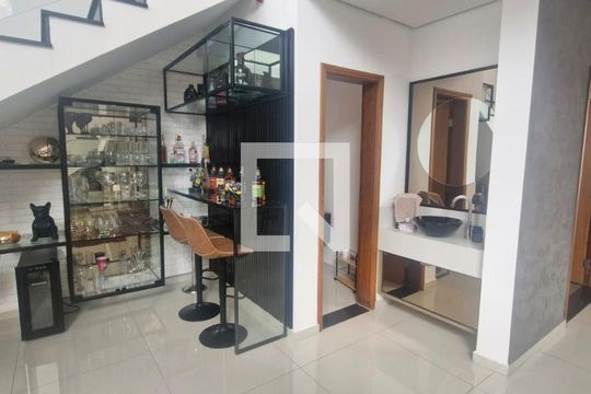 Sala de casa de condomínio para alugar com 3 quartos, 300m² em Jardim Bandeirantes, Sorocaba