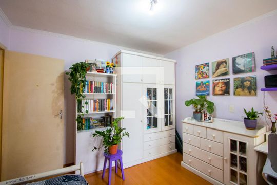 Quarto 2 de casa à venda com 3 quartos, 176m² em Vila Scarpelli, Santo André