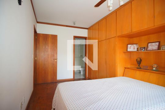 Suíte de apartamento à venda com 3 quartos, 95m² em São João, Porto Alegre
