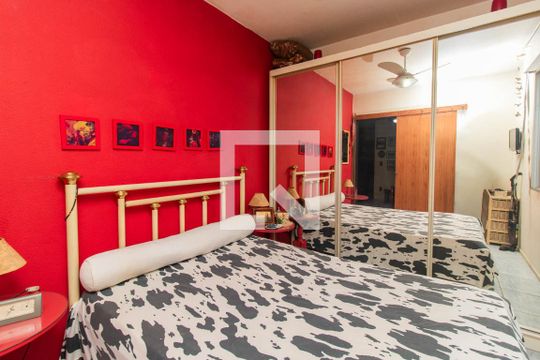 Quarto de apartamento à venda com 1 quarto, 48m² em Azenha, Porto Alegre