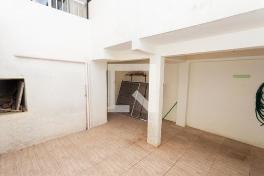 Quintal de casa à venda com 4 quartos, 165m² em Vila Anhanguera, São Paulo