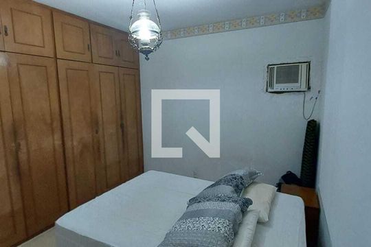 Quarto de casa para alugar com 3 quartos, 200m² em Taquara, Rio de Janeiro