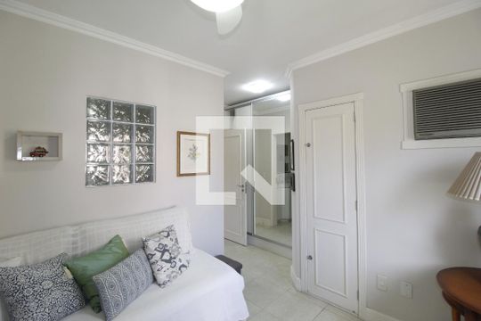 Suíte 4 de casa à venda com 6 quartos, 990m² em Vila Jardim, Porto Alegre