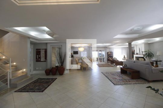 Sala de casa à venda com 6 quartos, 990m² em Vila Jardim, Porto Alegre