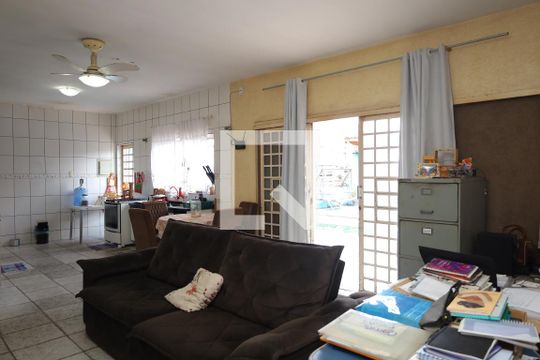 Sala de casa para alugar com 4 quartos, 170m² em Cidade Antônio Estêvão de Carvalho, São Paulo