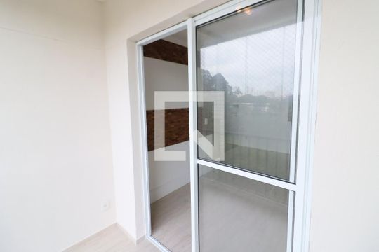 Varanda Sala de apartamento para alugar com 2 quartos, 57m² em Umuarama, Osasco