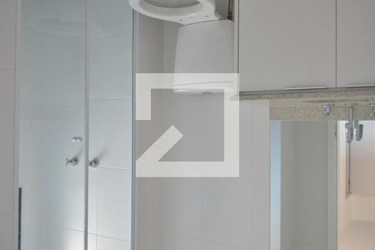 Banheiro da Suíte de apartamento para alugar com 2 quartos, 64m² em Parque das Nações, Santo André