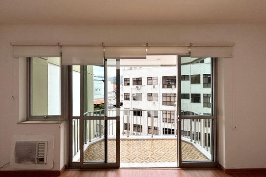 Varanda da sala de apartamento para alugar com 3 quartos, 115m² em Leblon, Rio de Janeiro