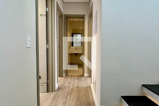Corredor de casa de condomínio à venda com 3 quartos, 158m² em Parque Taquaral, Campinas