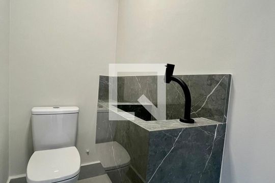 Lavabo de casa de condomínio à venda com 3 quartos, 158m² em Parque Taquaral, Campinas