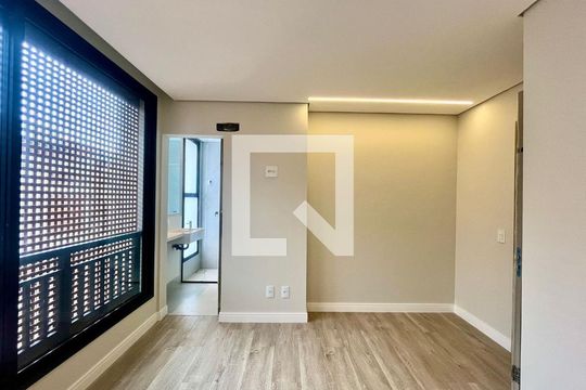 Suíte de casa de condomínio à venda com 3 quartos, 158m² em Parque Taquaral, Campinas