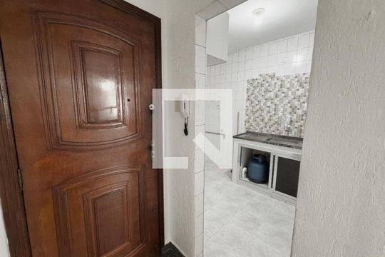 Sala de apartamento à venda com 2 quartos, 60m² em Irajá, Rio de Janeiro