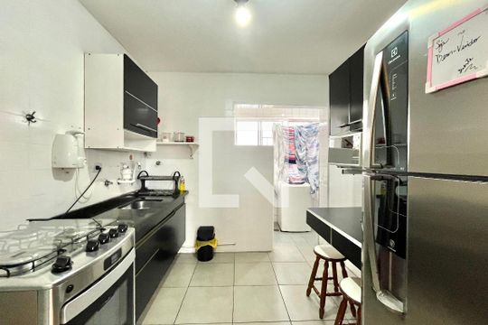 Cozinha de apartamento para alugar com 2 quartos, 68m² em Vila Alexandria, São Paulo