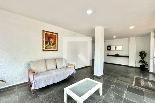 Hall social de apartamento para alugar com 2 quartos, 68m² em Vila Alexandria, São Paulo