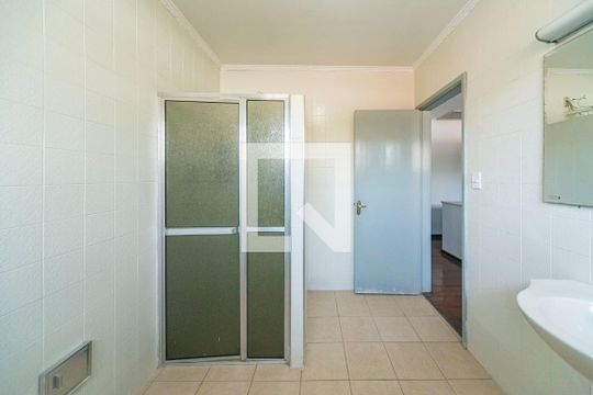 Banheiro Social de casa para alugar com 3 quartos, 165m² em Vila Santa Teresa, Santo André