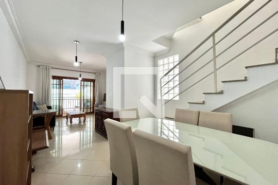 Sala de casa à venda com 4 quartos, 270m² em Vila Clementino, São Paulo